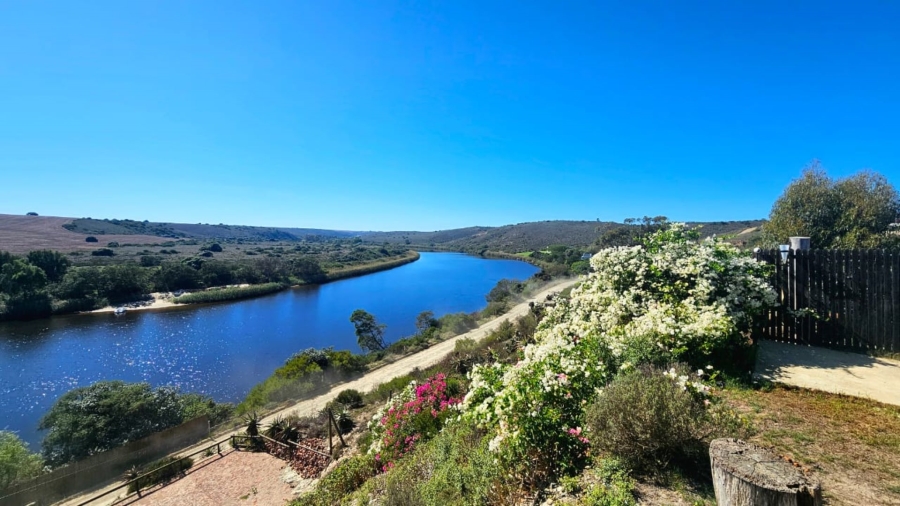 6 Bedroom Property for Sale in Malgas Western Cape